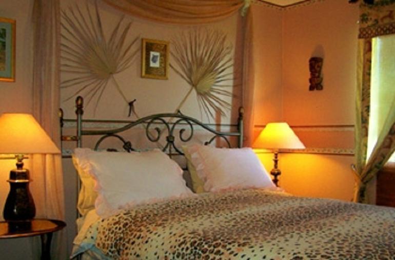 Hemingway'S By The Sea Bed & Breakfast Esquimalt Екстериор снимка